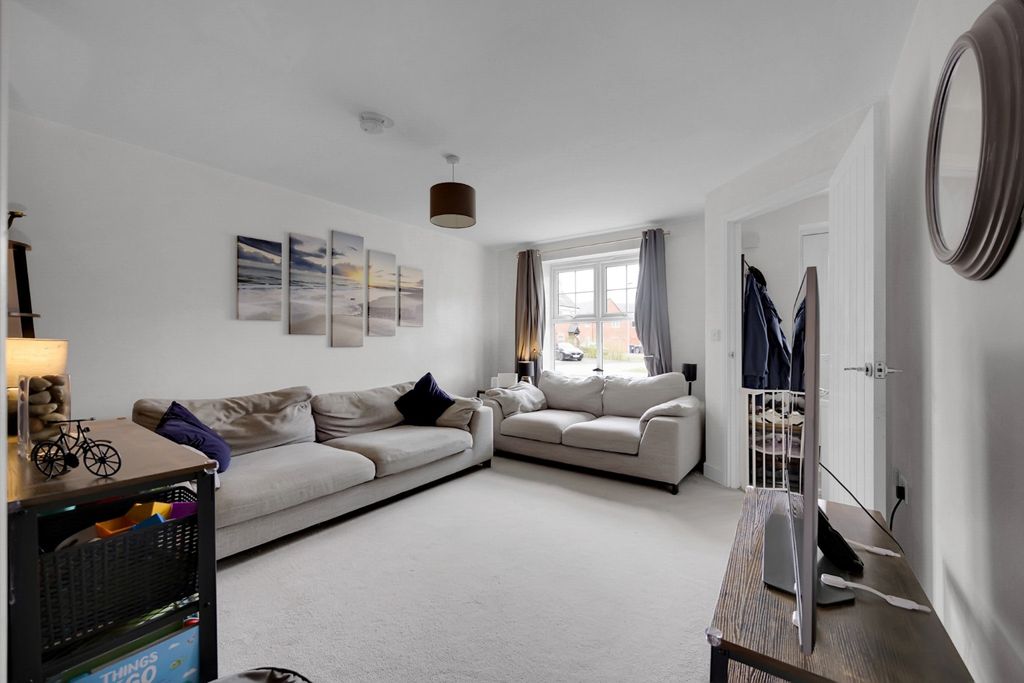 Property photo 3 of 17 4644853