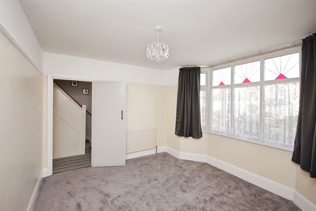 Property photo 3 of 19 Photo