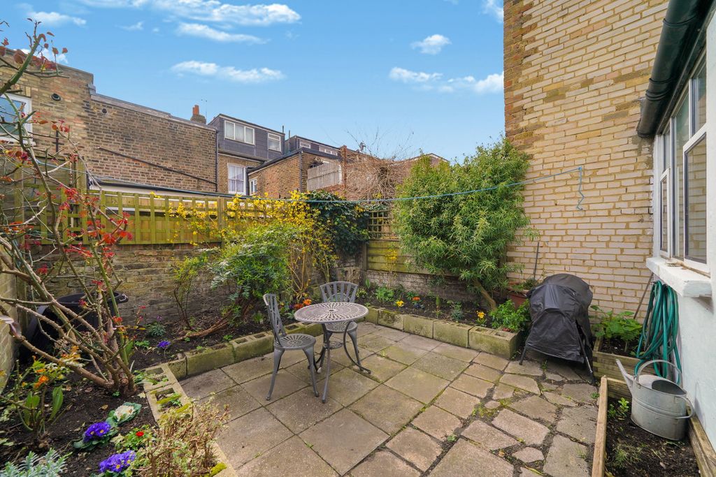 Property photo 3 of 12