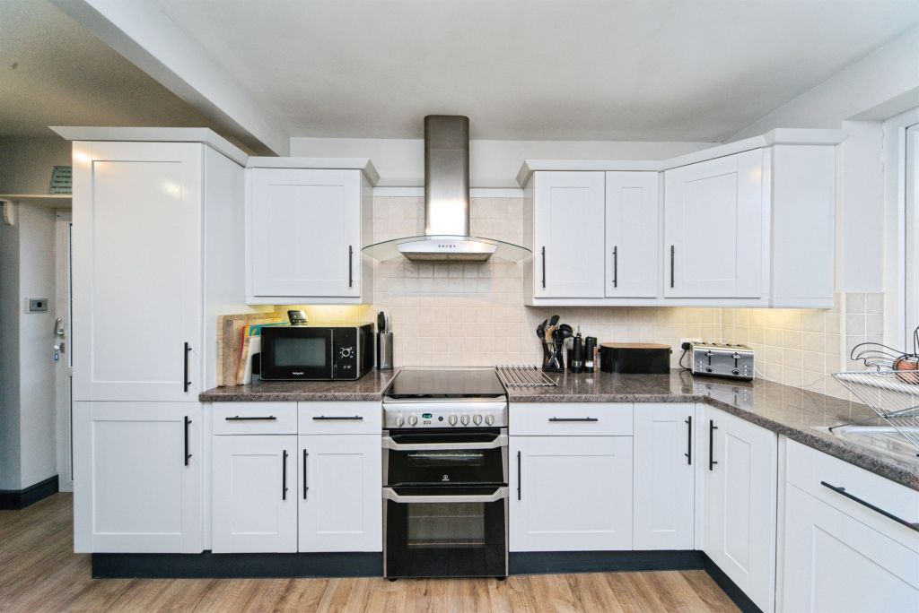 Property photo 3 of 22