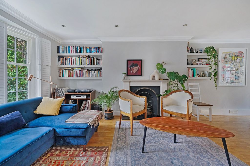Property photo 1 of 17