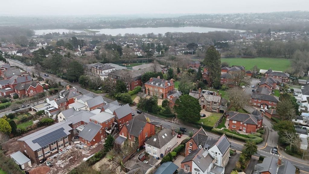 Property photo 2 of 14