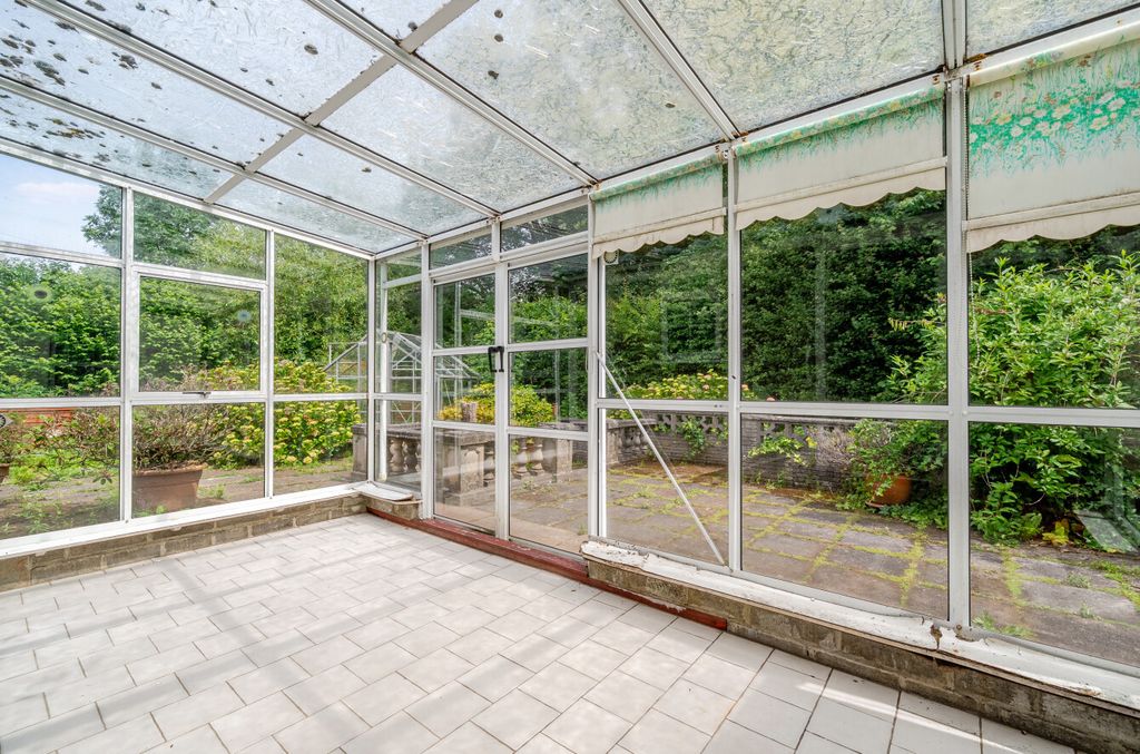 Property photo 2 of 23 2 - 1477528-13-6A3012...