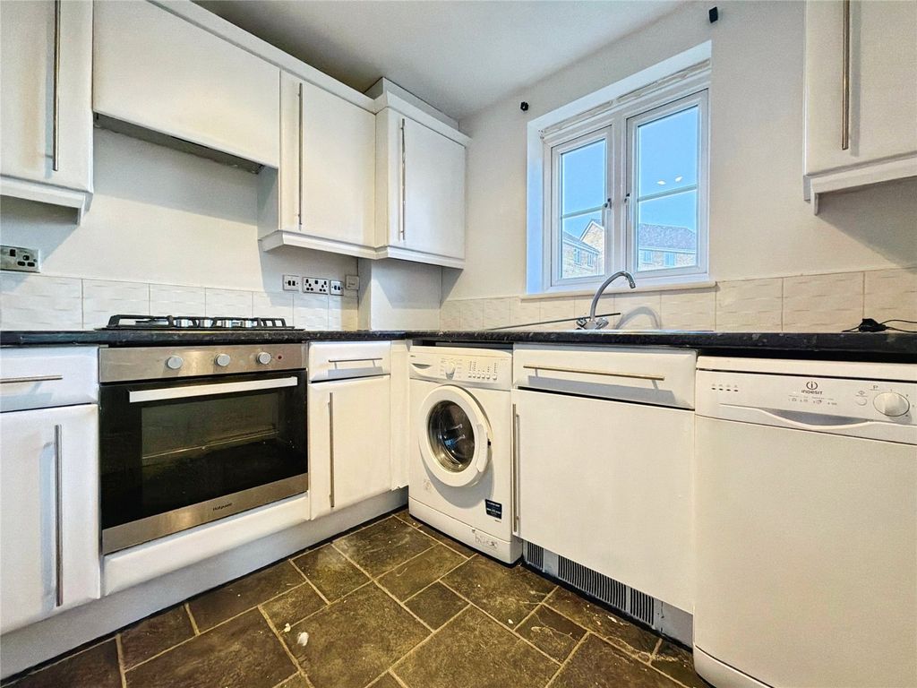 Property photo 2 of 9 Kitchen