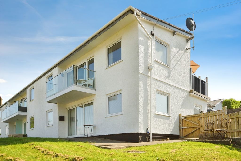 Property photo 2 of 16 Pbox-Img.Jpg