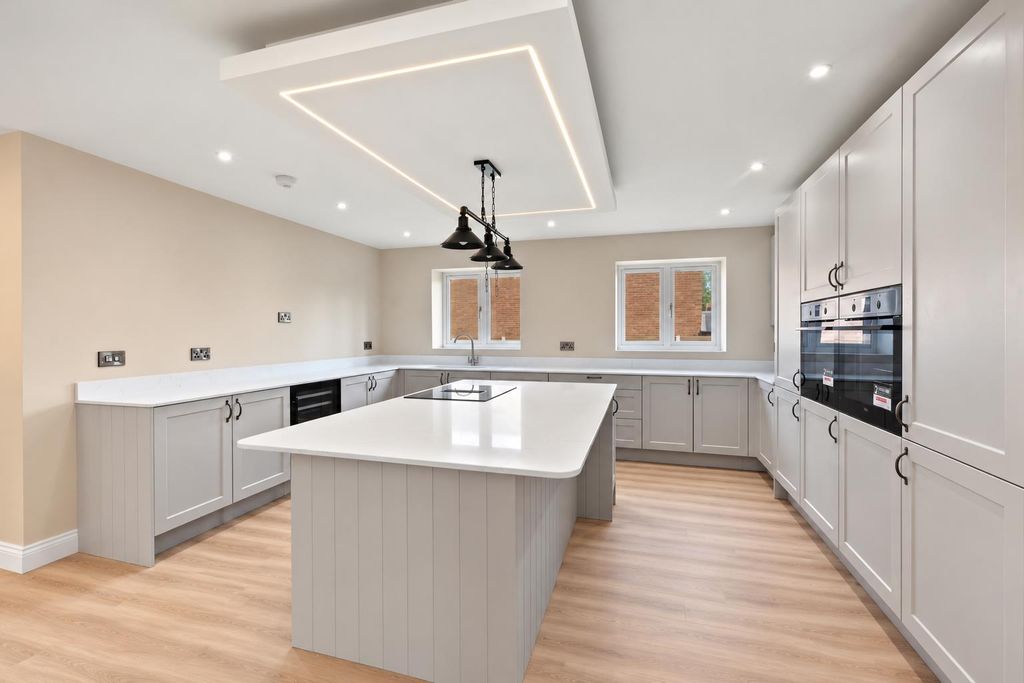Property photo 2 of 14 Kitchen_3.Png