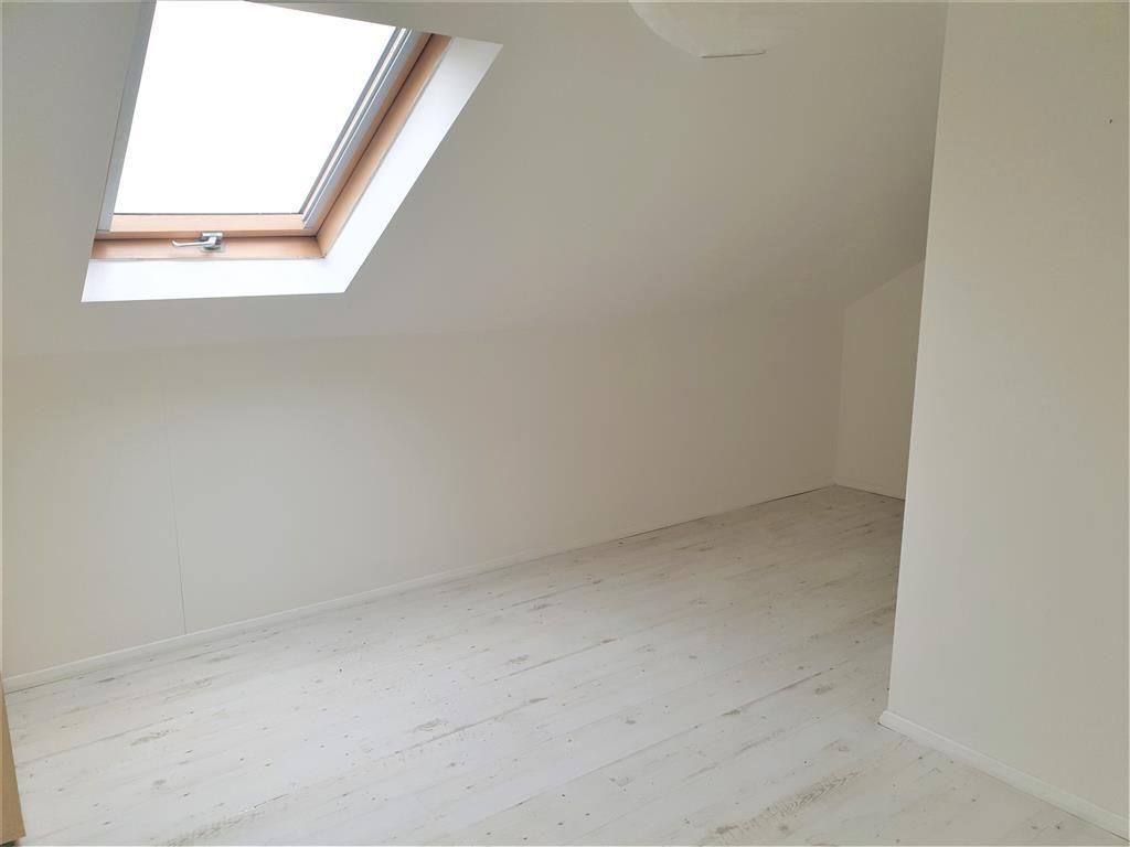 Property photo 3 of 8 Loft Room Or Attic Room