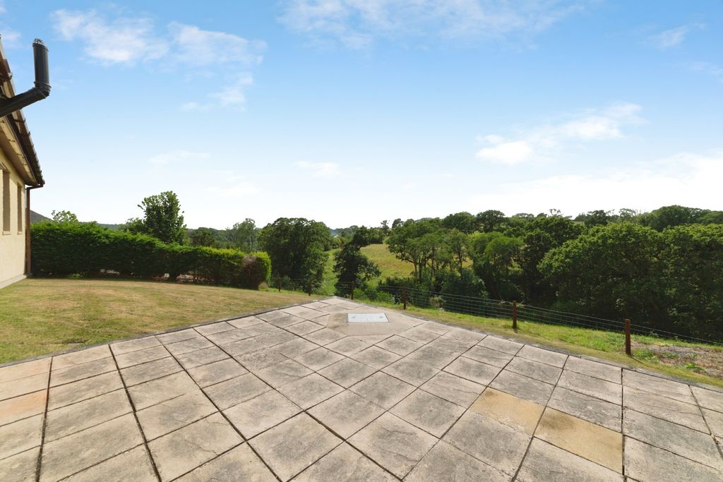 Property photo 2 of 23 Pbox-Img.Jpg