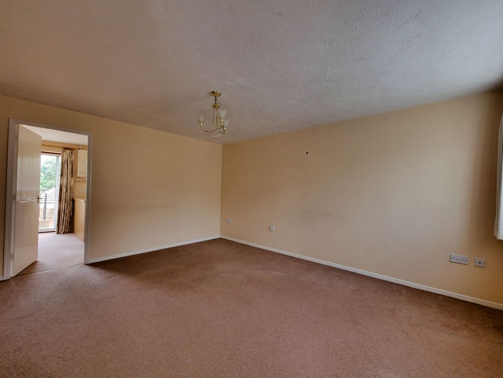 Property photo 3 of 11