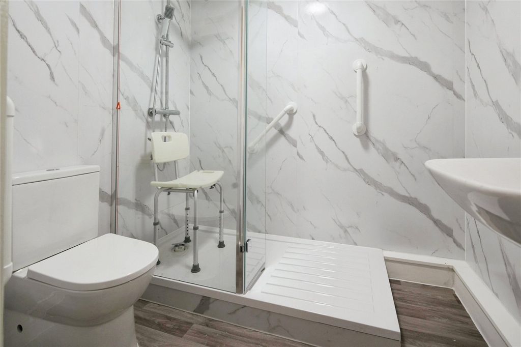 Property photo 3 of 12 Bathroom
