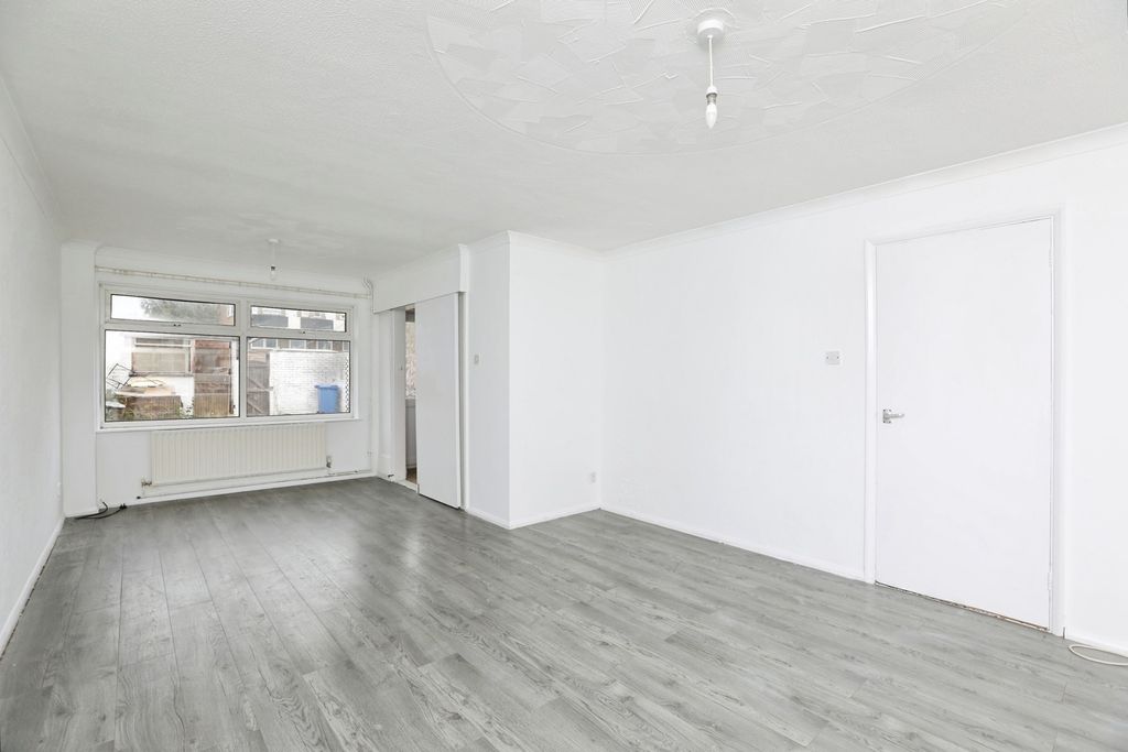 Property photo 3 of 13 Pbox-Img.Jpg