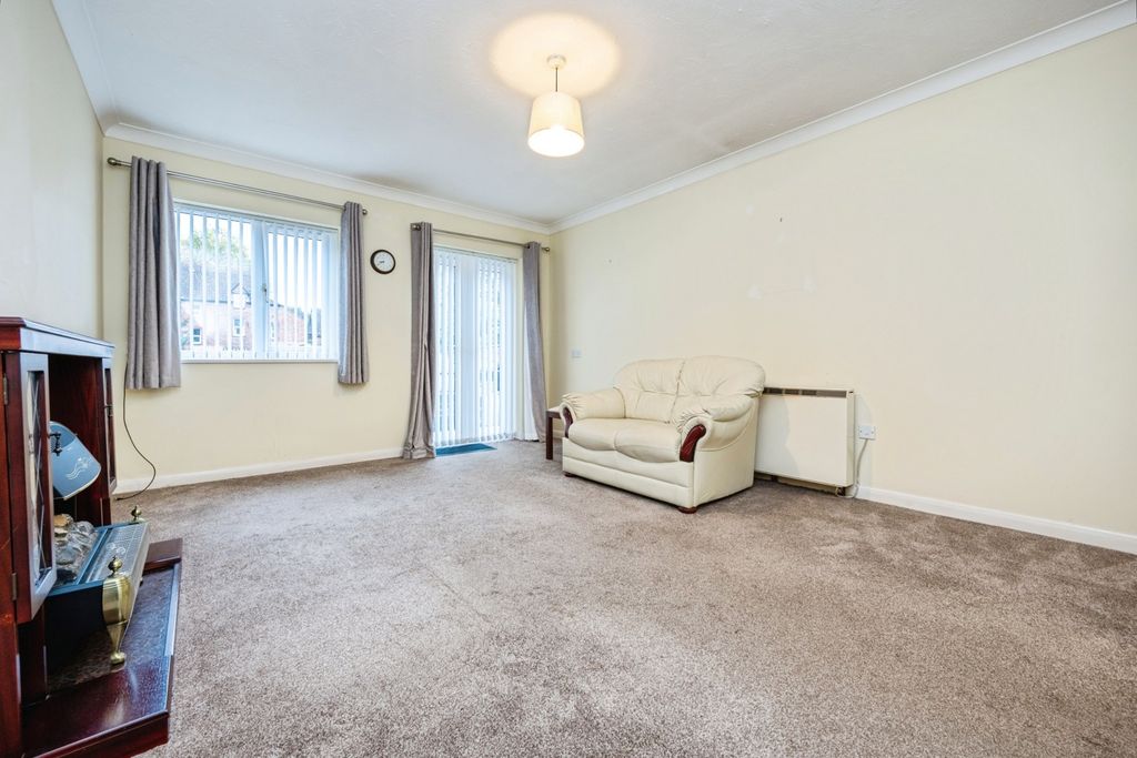 Property photo 2 of 17 Photo