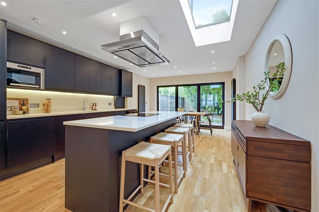 Property photo 1 of 13 Picture No. 01