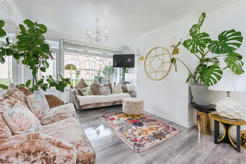 Property photo 2 of 15 Living Room