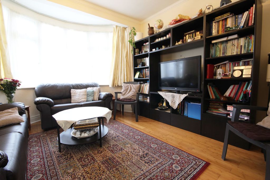 Property photo 2 of 18