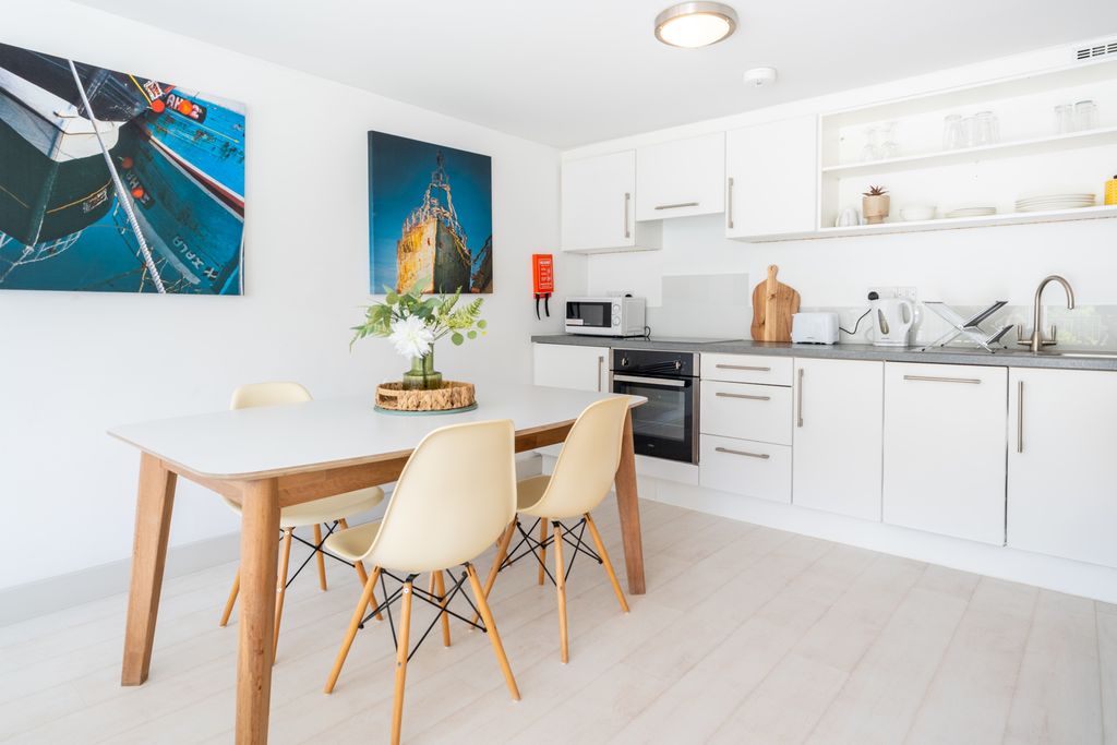 Property photo 3 of 11 Kitchen Dining