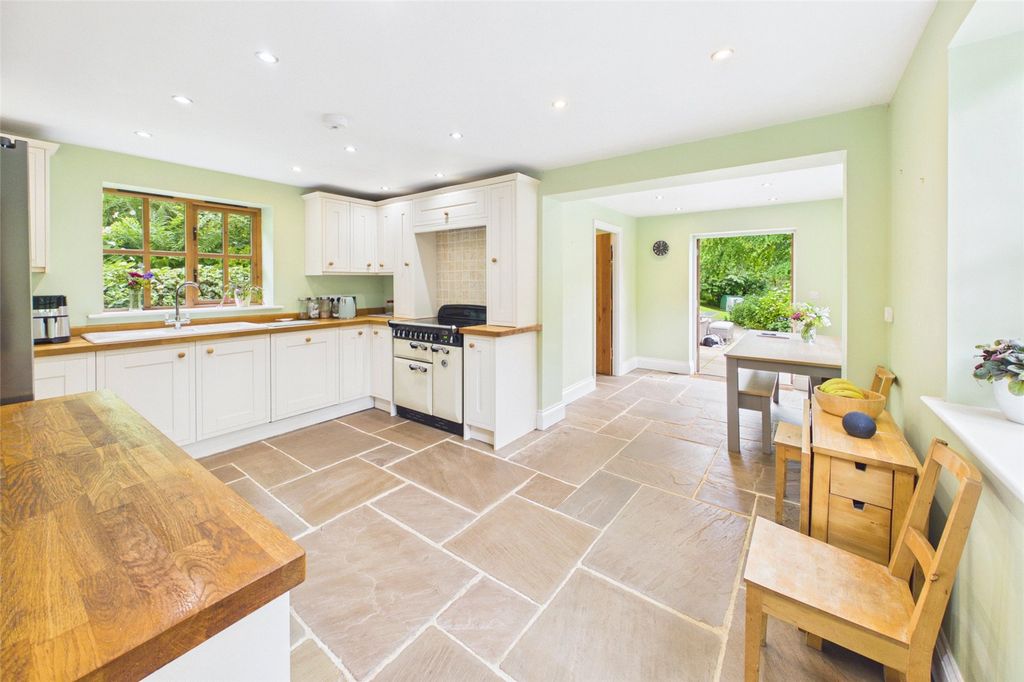 Property photo 2 of 40 Picture No. 03