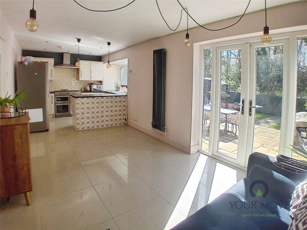 Property photo 2 of 17 Picture No. 12