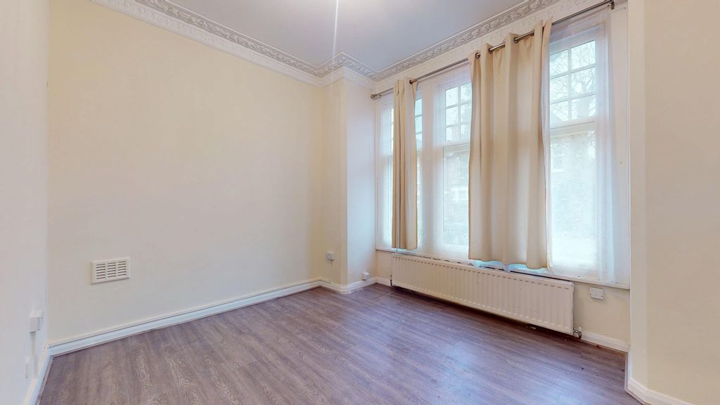 Property photo 2 of 14 Gf Flat 2, 12 Kings Avenue, Ealing, London, W5 2Sh