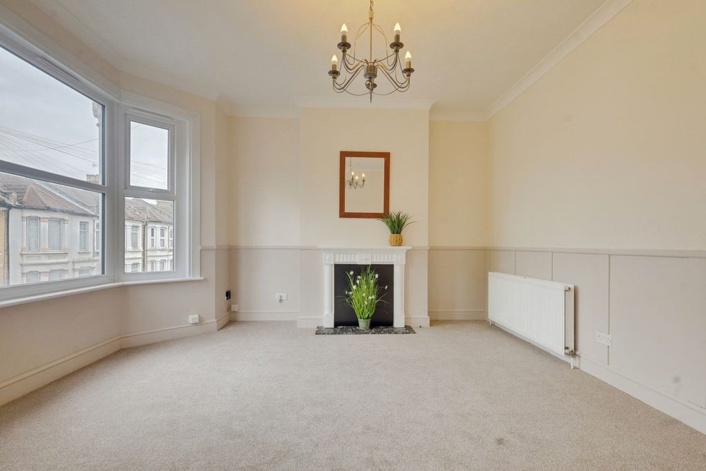 Property photo 3 of 24