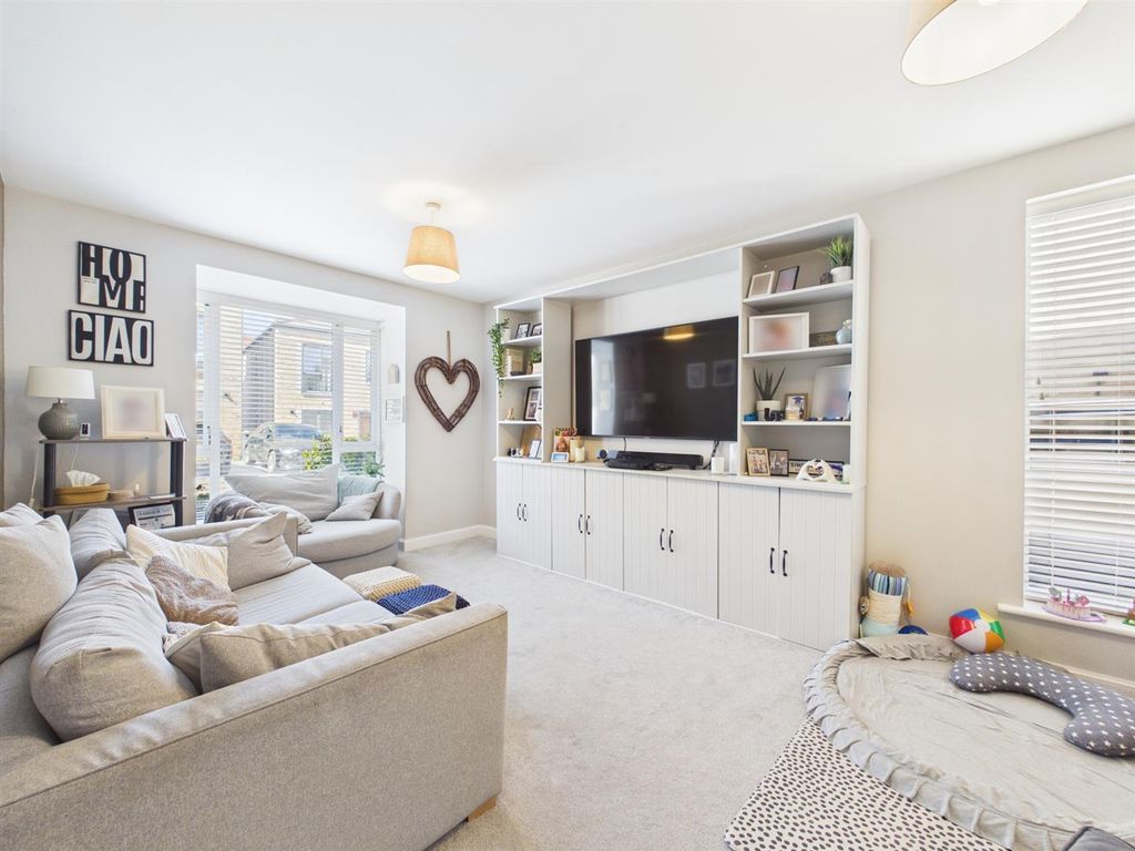 Property photo 2 of 16 Cam01563G0-Pr0231-Still001.Jpg