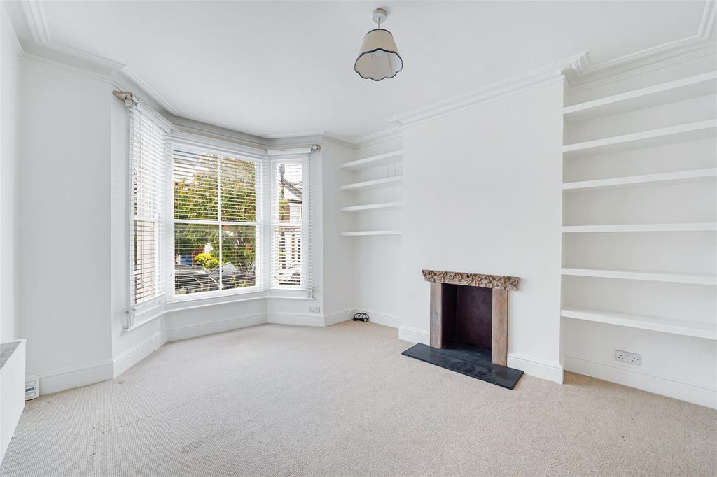 Property photo 2 of 16