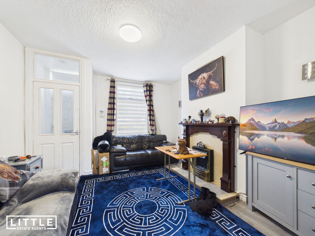 Property photo 3 of 12 Photo 1