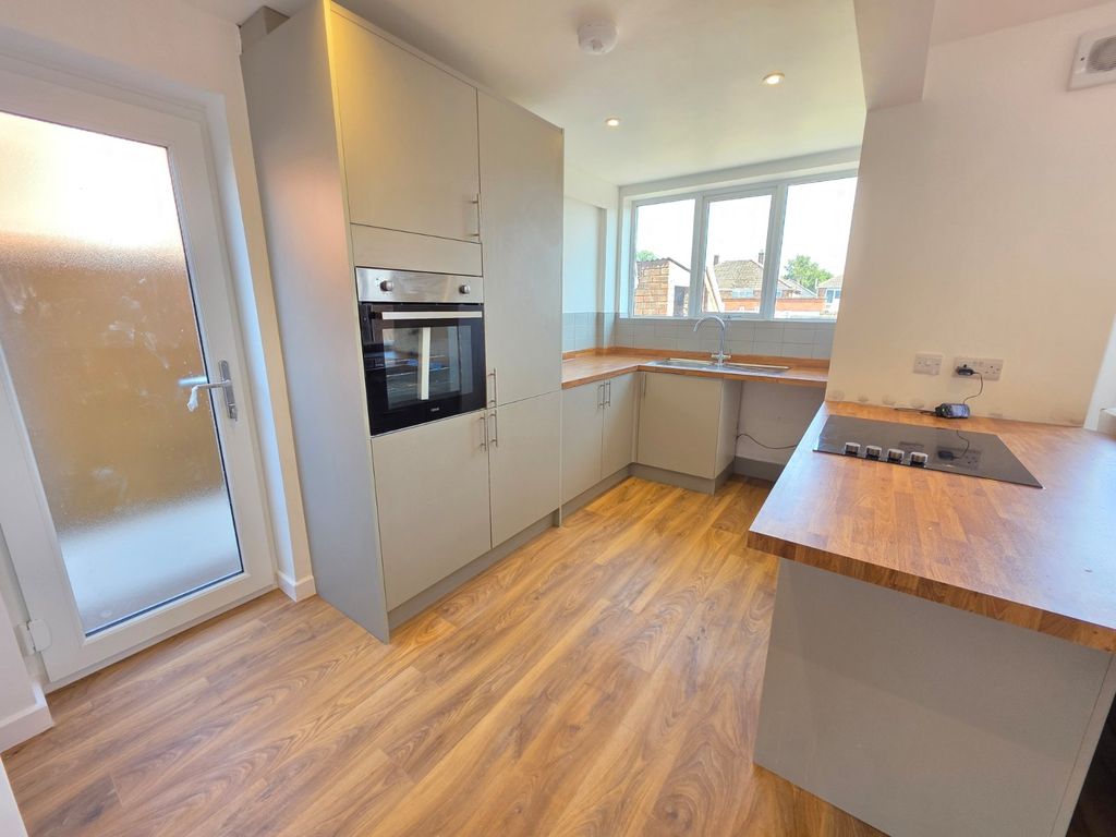 Property photo 2 of 10 Kitchen Area