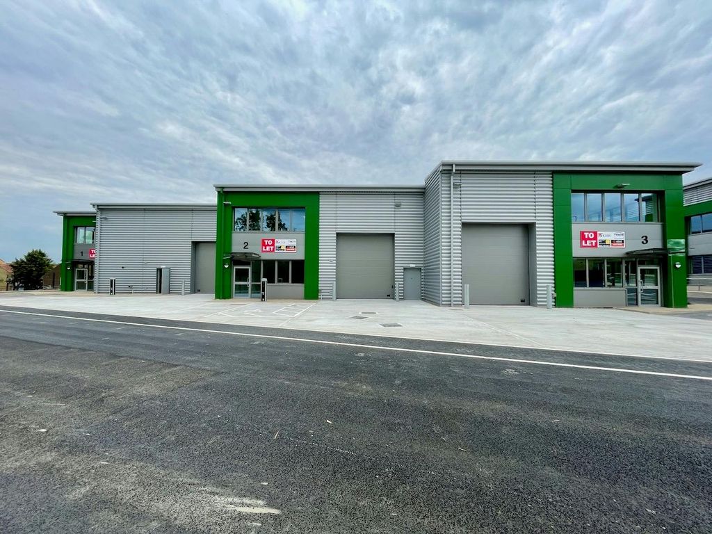 Property photo 1 of 2 1-3 Trade City, Luton.Jpeg