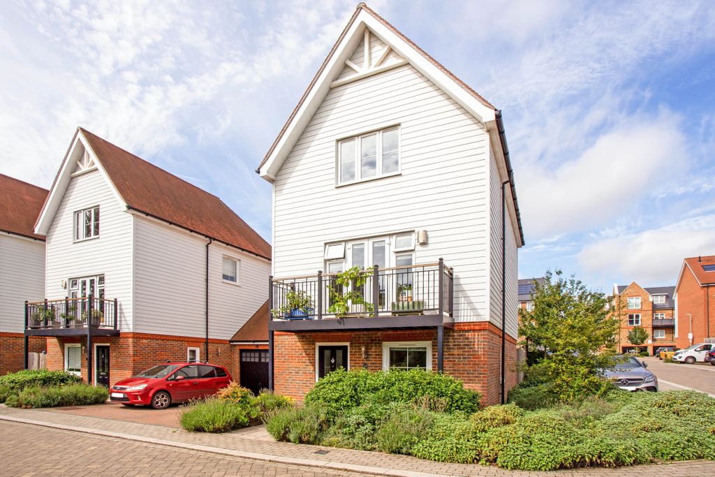 Property photo 1 of 9