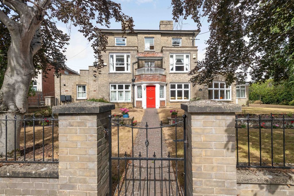 Property photo 1 of 13