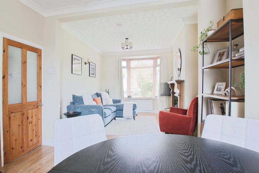 Property photo 3 of 16 4392834