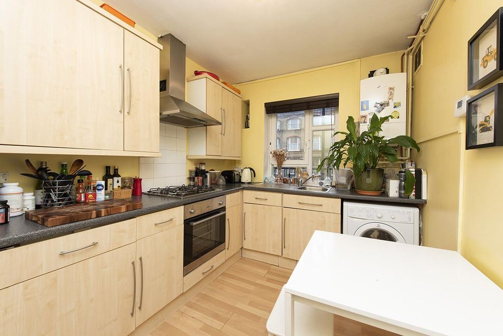 Property photo 3 of 11