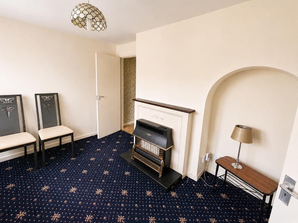 Property photo 2 of 16 Lounge
