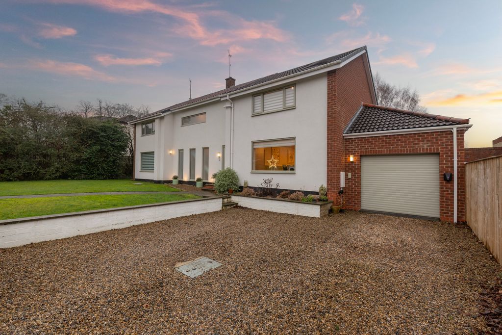 Property photo 1 of 26 Front View