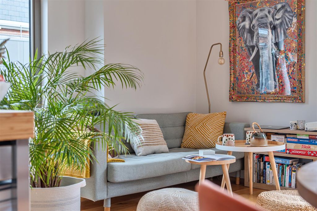 Property photo 2 of 22 1407344-5-6984981B378B2.Jpg