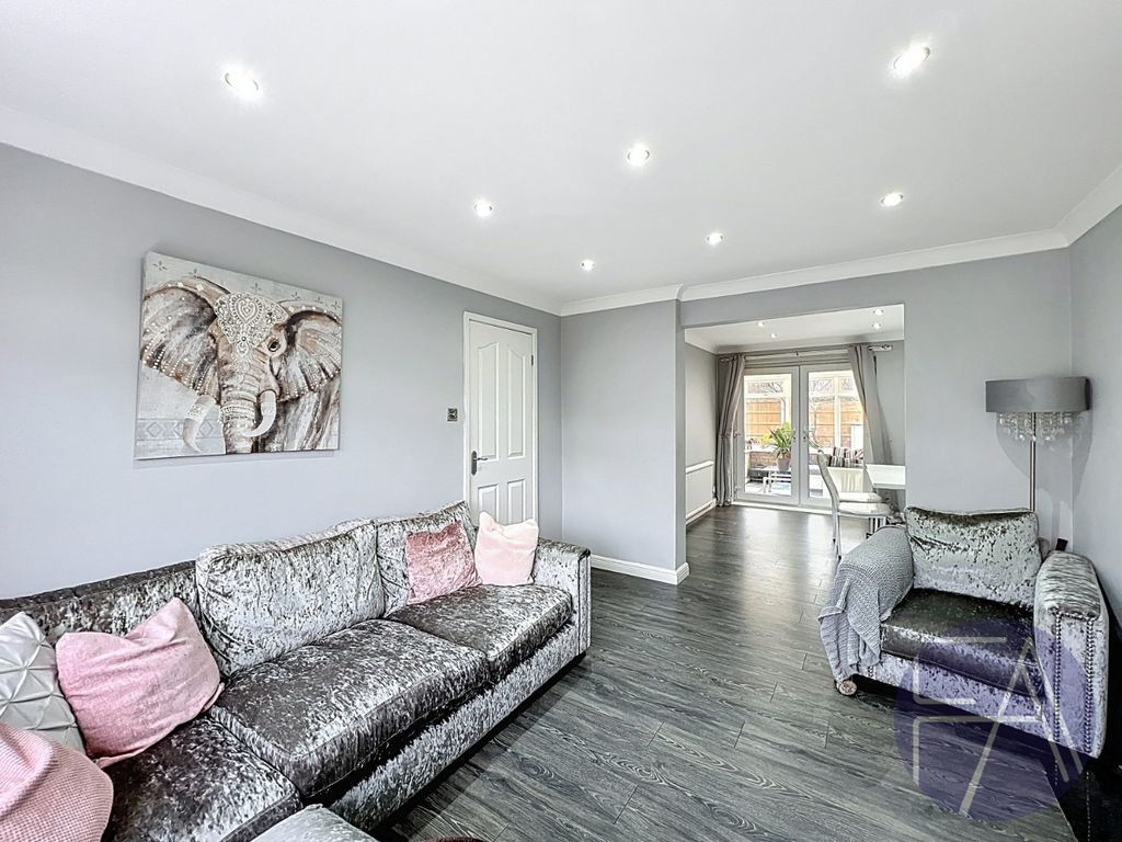 Property photo 3 of 17 4888366