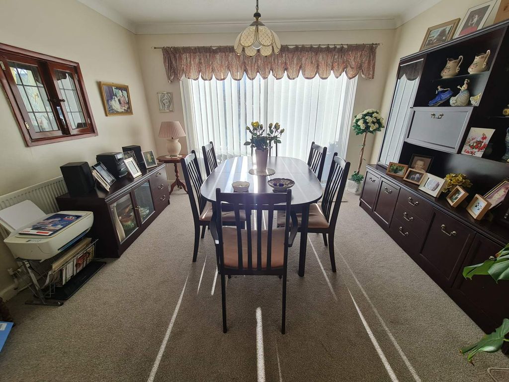 Property photo 3 of 17 Dining Room