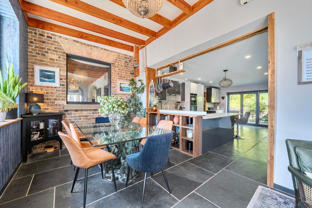 Property photo 3 of 49 1453116-6-6A42Dd0225827