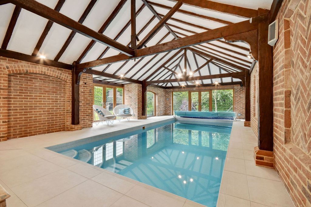 Property photo 2 of 49