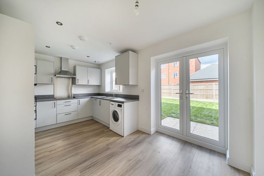 Property photo 2 of 14 Image