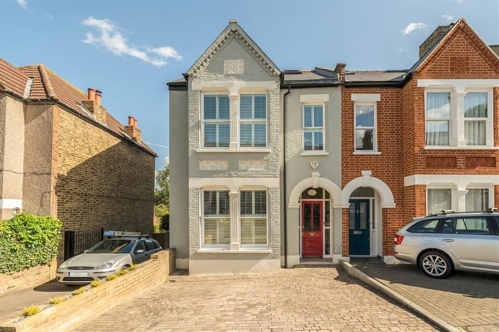 Property photo 1 of 12