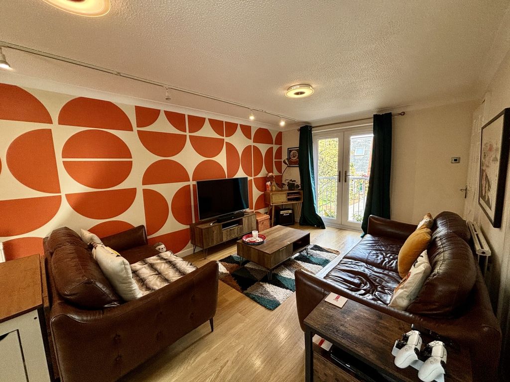 Property photo 1 of 15 Image00012