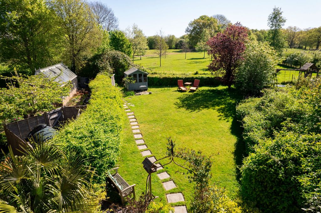 Property photo 2 of 27