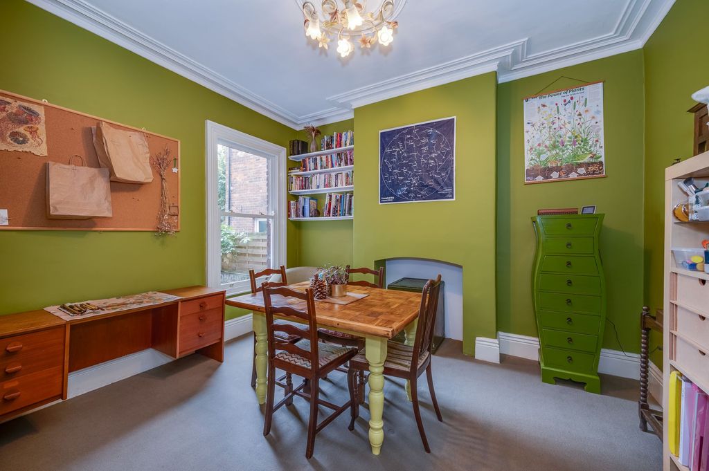 Property photo 3 of 31