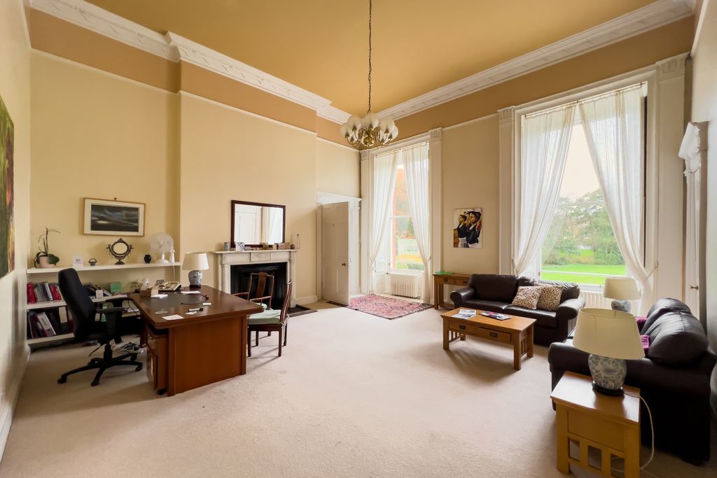 Property photo 1 of 4