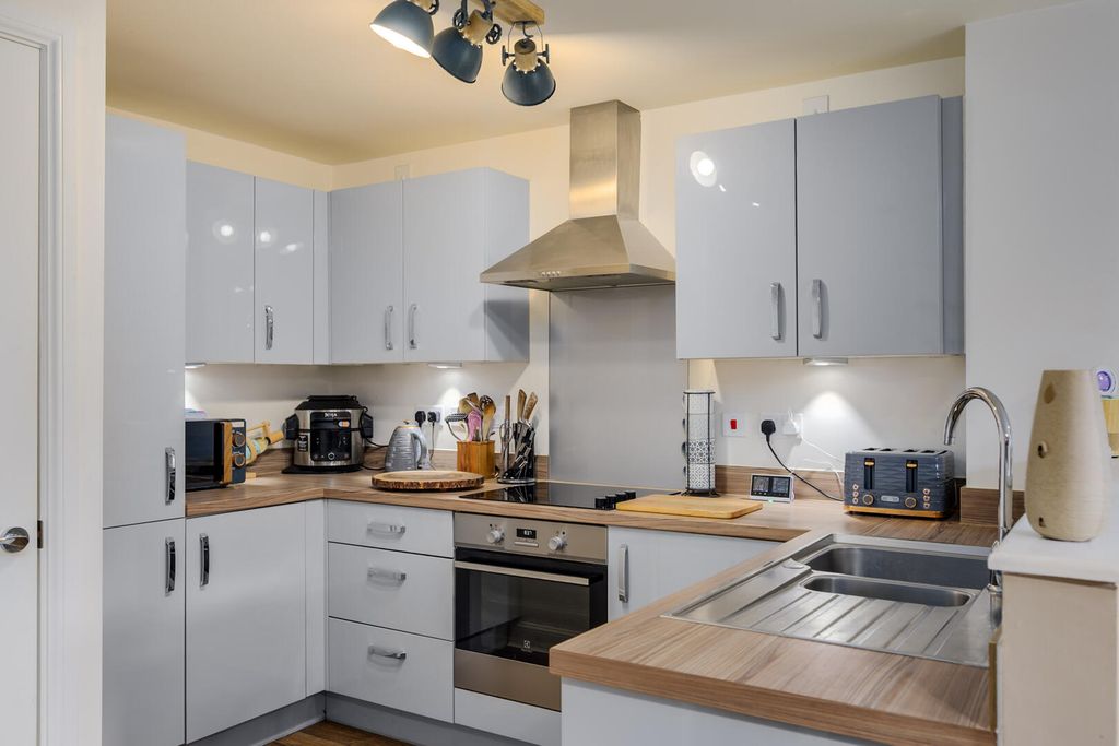 Property photo 2 of 29 Kitchen