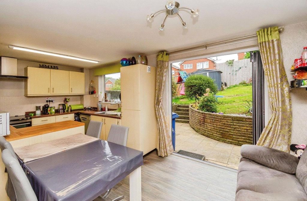 Property photo 2 of 15 Kitchen