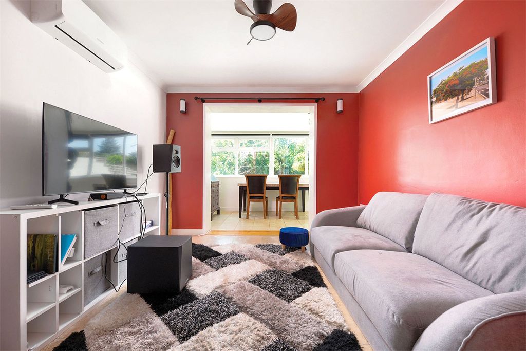 Property photo 2 of 23 Picture No. 09