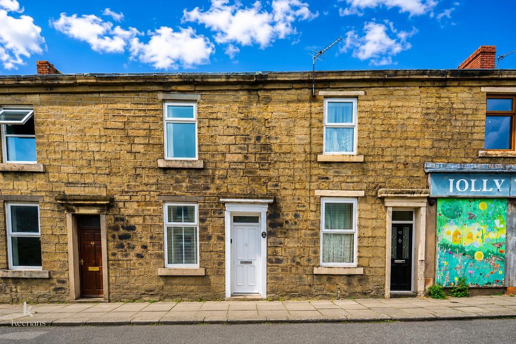 Property photo 1 of 18